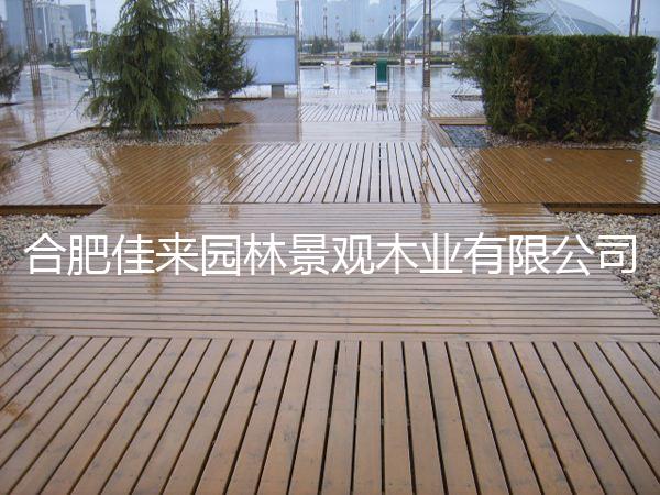 如何鋪貼防腐木地板？該怎樣護(hù)理呢？